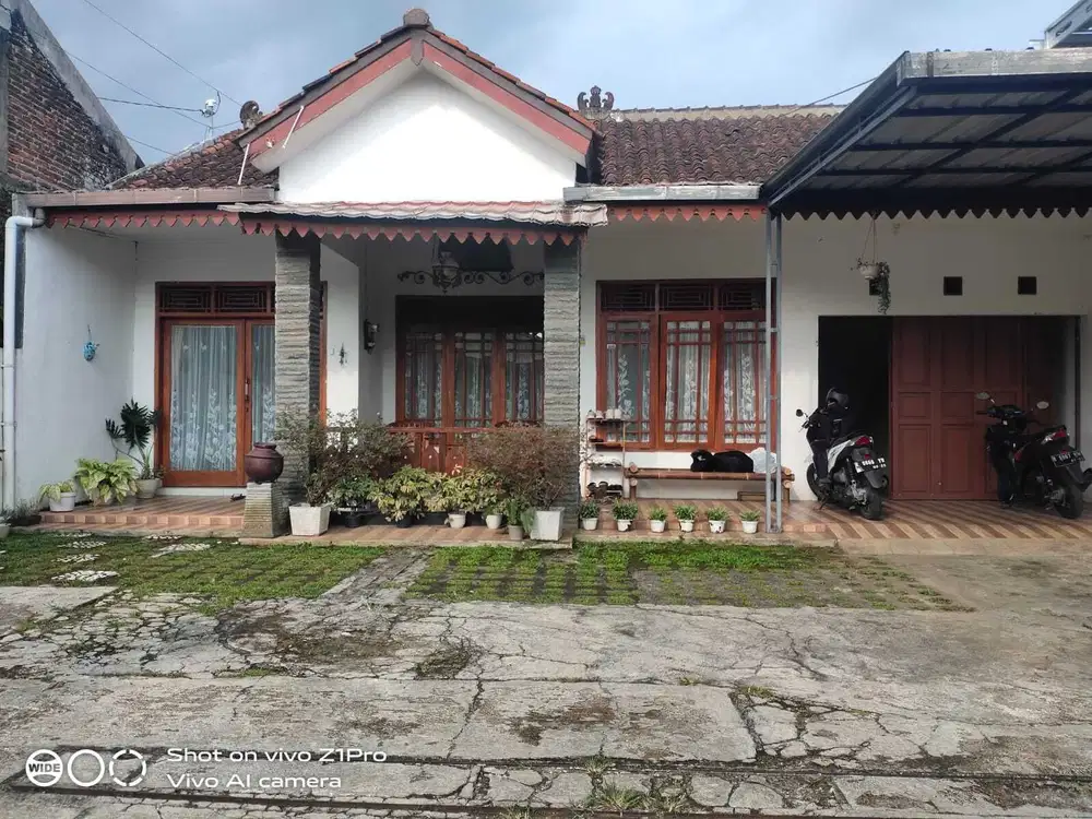 Rumah Bagus Halaman Luas Dekat Stasiun Purwokerto