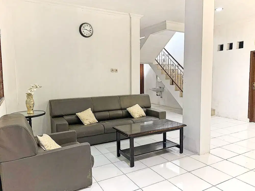 Rumah Siap Huni 2 Lantai di Jembatan Lima, Jakarta Barat