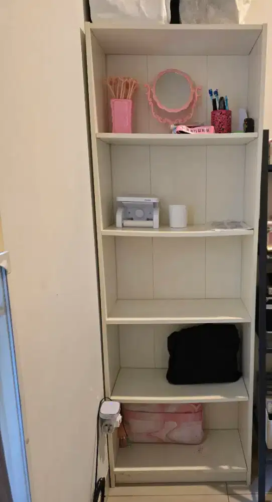 Rak buku ikea putih