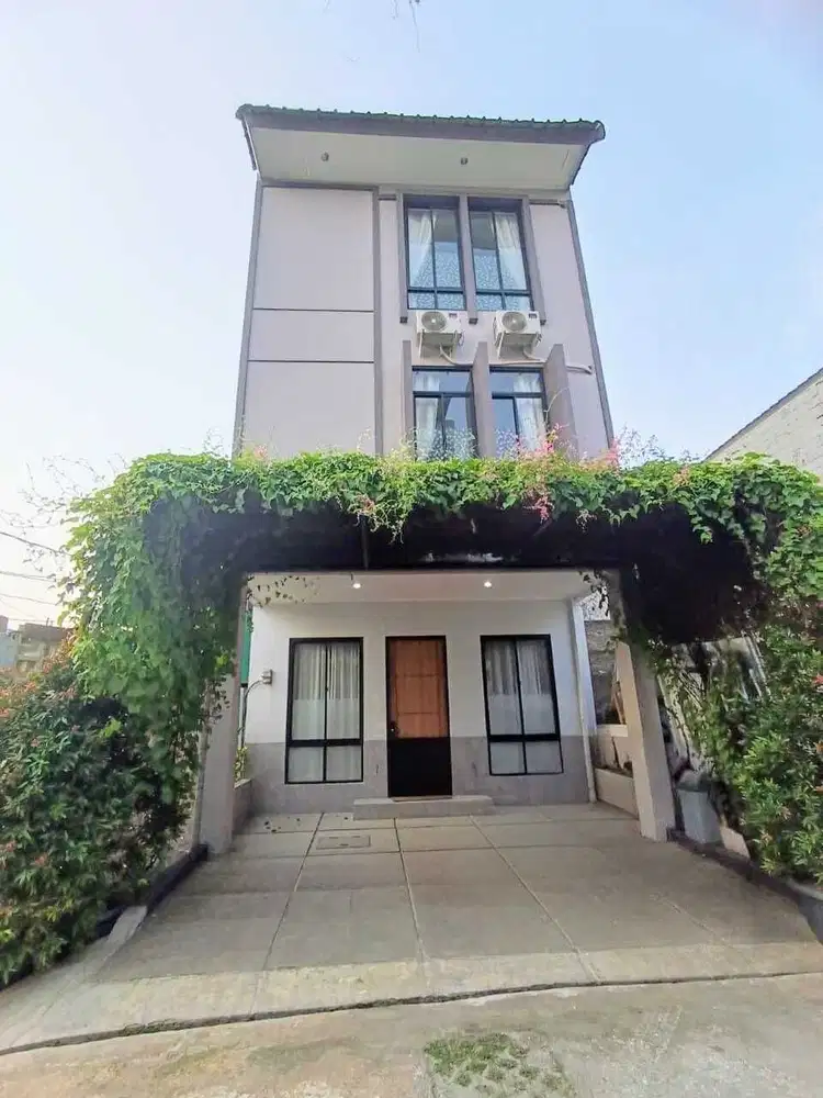 Jual Rumah Cluster Modern 3 Lantai di Jatipadang Furnished