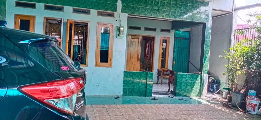 Rumah untuk usaha di Jl. Nurkim/ E Sumawijaya Parakan Ciomas Bogor