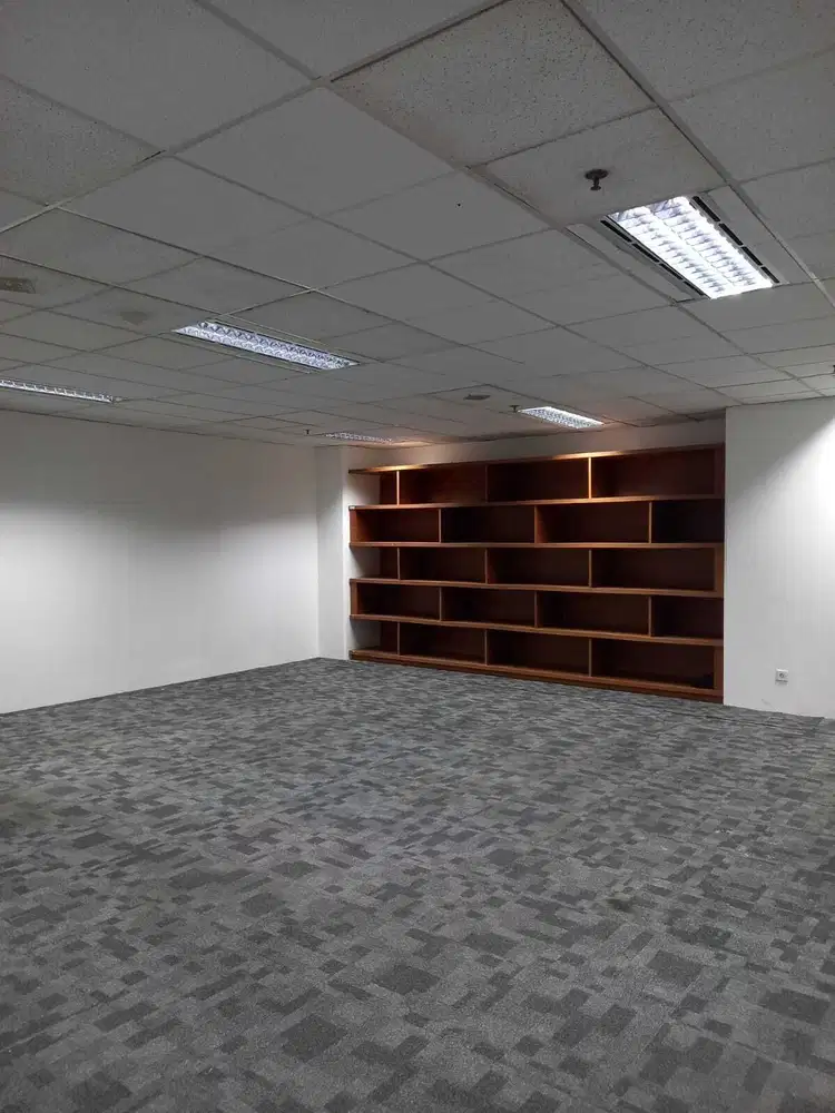 SEWA KANTOR DI JAKARTA SELATAN TB SIMATUPANG 88M2  BARE 130K NEGO
