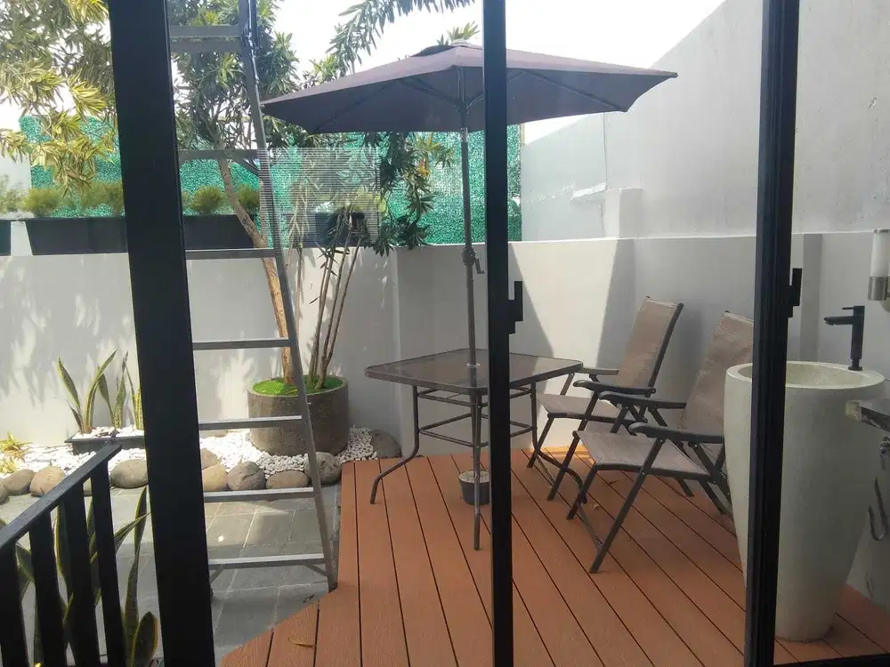 Hunian Baru 4 Lantai Rooftop Lokasi Prime Dkt Gatot Soebroto