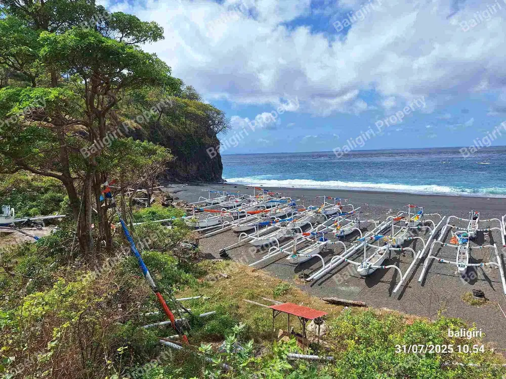 Tanah Pinggir Pantai Bali