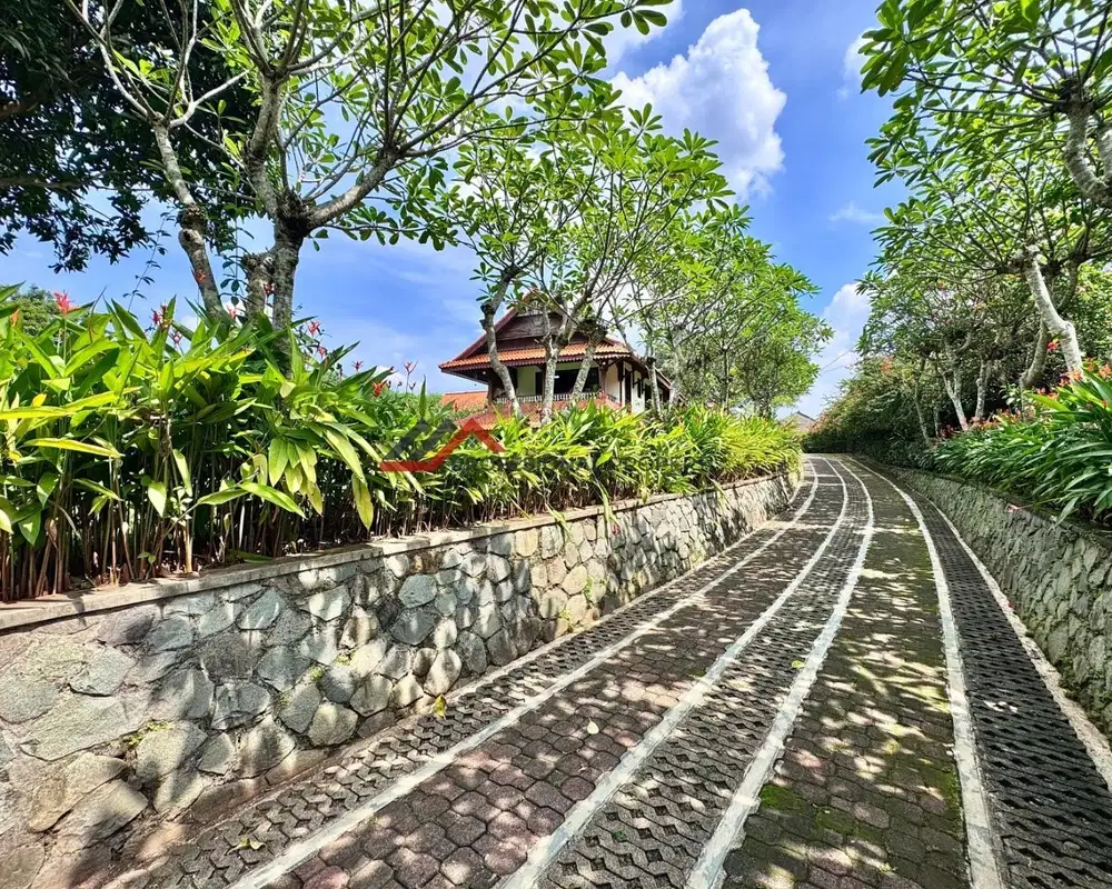 Rumah Villa Cocok Untuk Hunian Atau Cluster Di Cirendeu