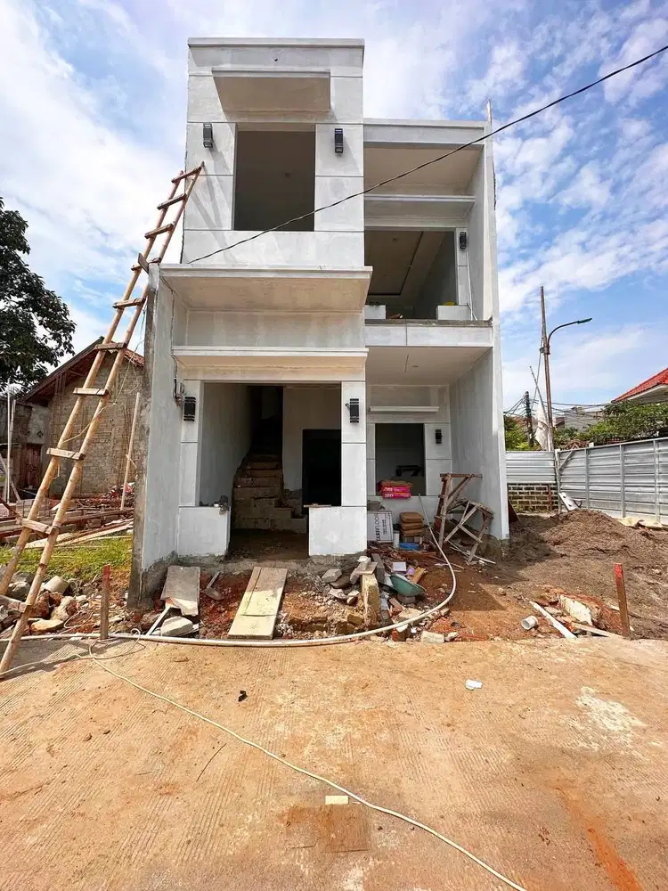 Rumah 2 Lantai Kalisari Cijantung hanya 700 jutaan !