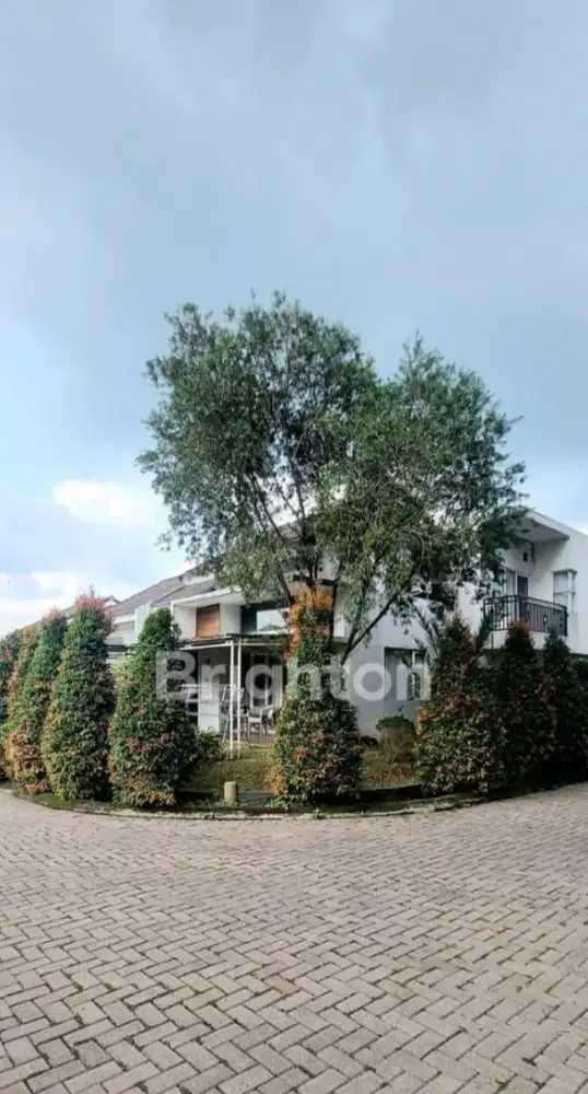 RUMAH 2 LANTAI DAERAH SEJUK SERASA TINGGAL DI VILLA SETIAP HARI