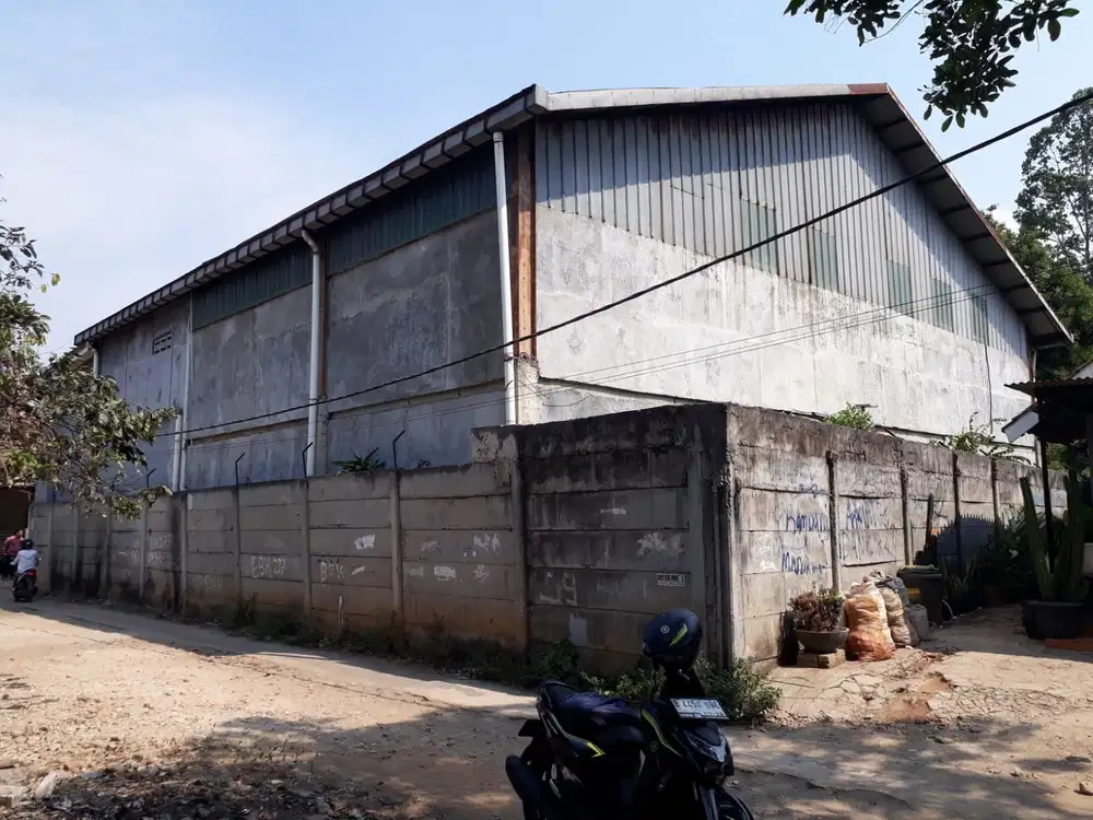 S044 Gudang dekat Tol jl Ciangsana Cibubur 500m2 kantor mess 2KM 2lt