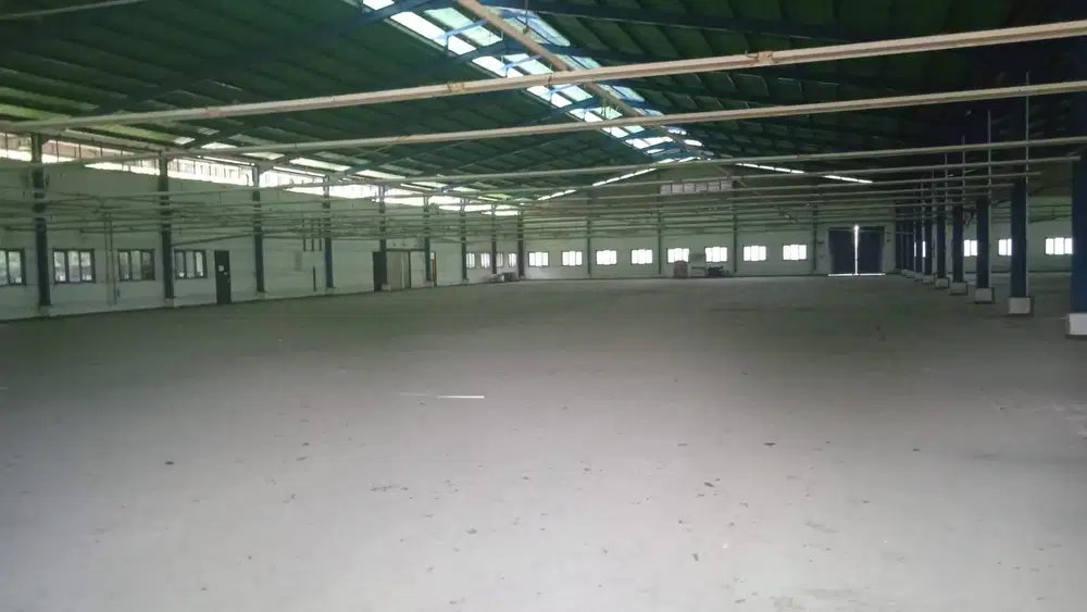 Sewa Pabrik 5000 meter Halaman Luas dekat Pintu Tol Japek 2 Karawang