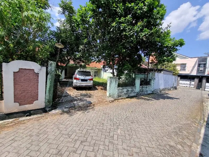 rumah kampung deket moss serang jalan bhayangkara