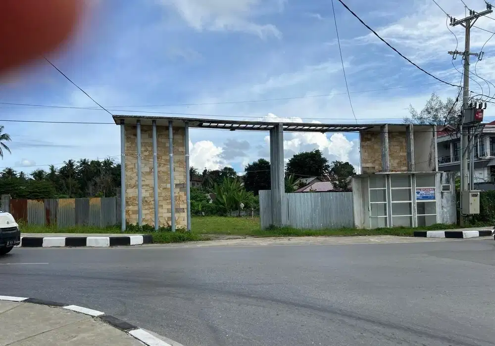 TANAH DAN BANGUNAN DI INTI KOTA KENDARI 3.963 M2