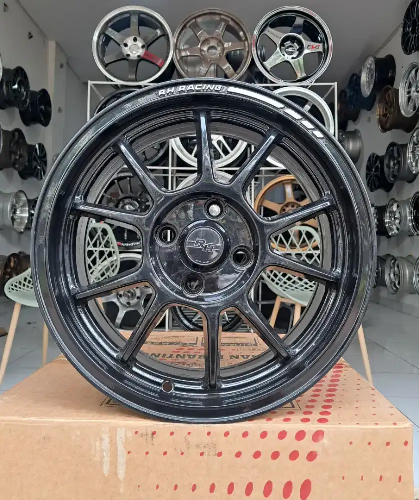 Velg Mobil Racing Hart Ring 15X7 Pcd 4X100 ET42 Glossy Black