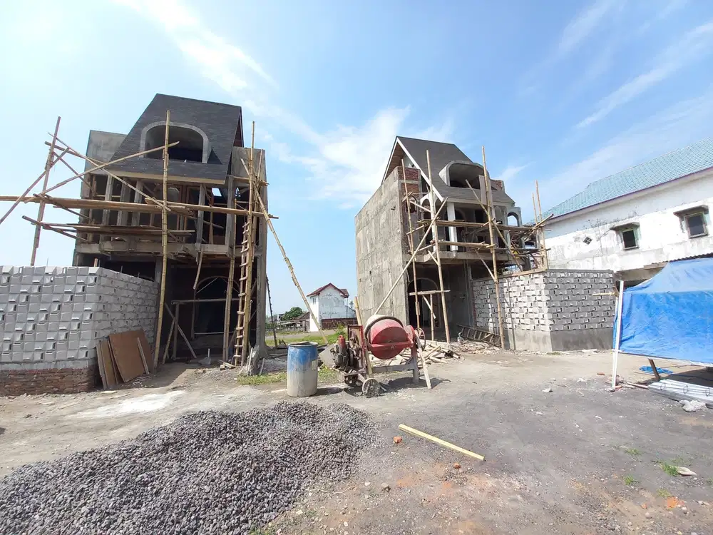 Rumah dijual konsep villa 2lantai kota Batu free kolam