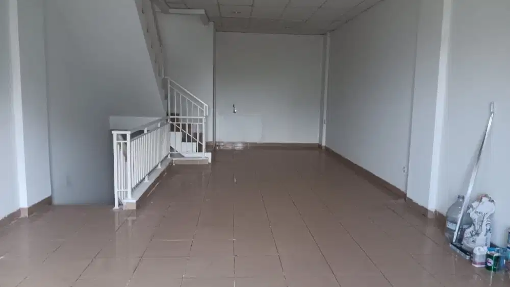 Disewakan ruko pinggir jalan sunter