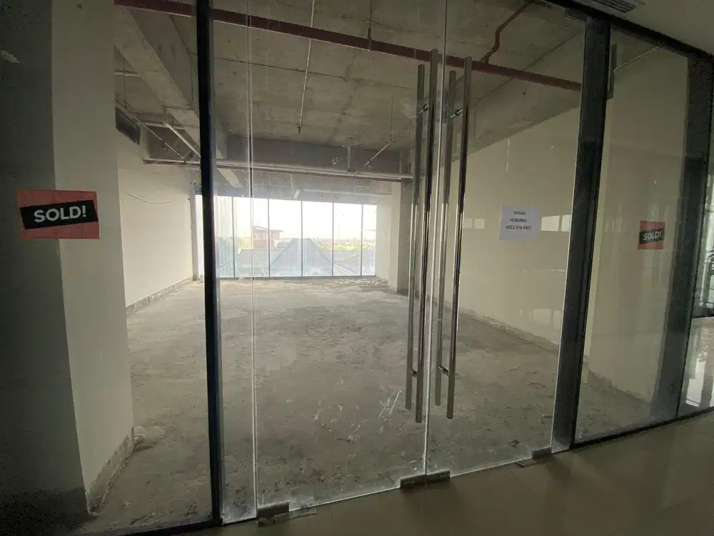 Ruang Kantor di Gedung Apartemen Evencio di Depok