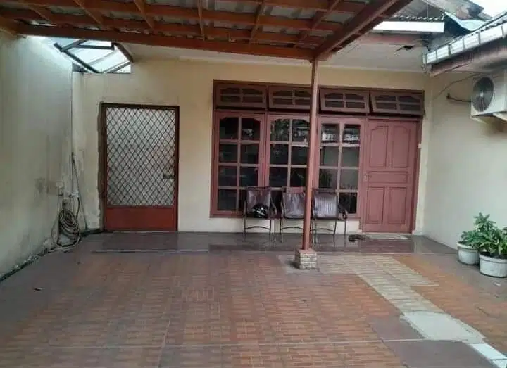 DIJUAL RUMAH TINGGAL KAWASAN PETUKANGAN BISA DIJADIKAN TEMPAT USAHA