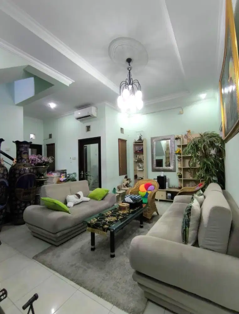 RUMAH 2 Lantai Di Tengah Kota Jogja