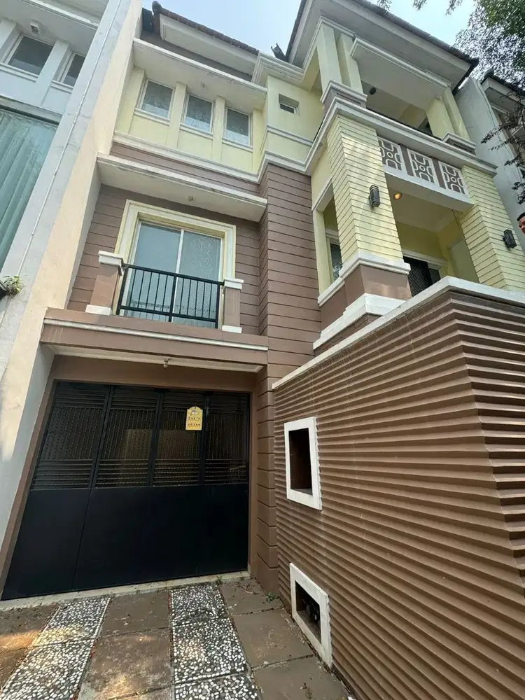 Dijual Rumah Semi Furnish Pik1 TownHouse Emerald 8x15 3 Lantai