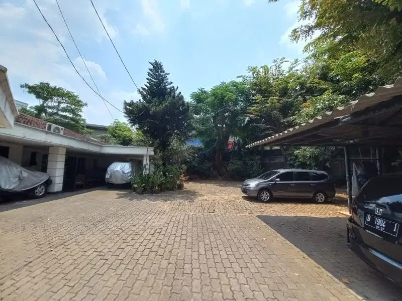 Dijual Cepat Tanah dengan bonus rumah di Tendean, Jakarta Selatan