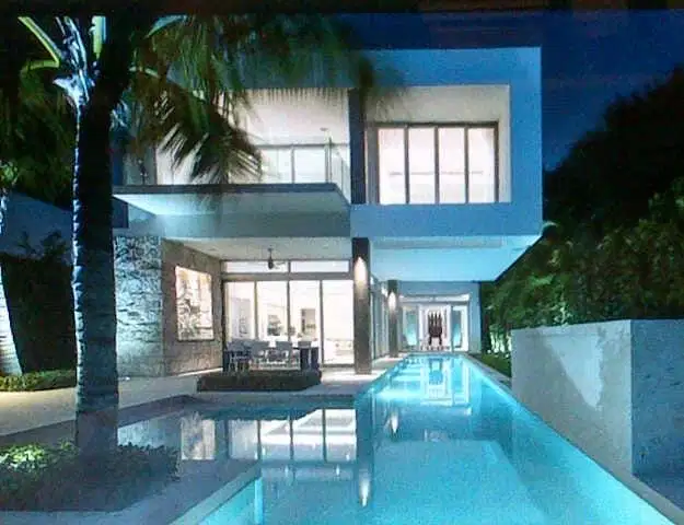 Dijual Rumah Sultan Type 120/140 + Private Swimming Pool. Type Tunggal