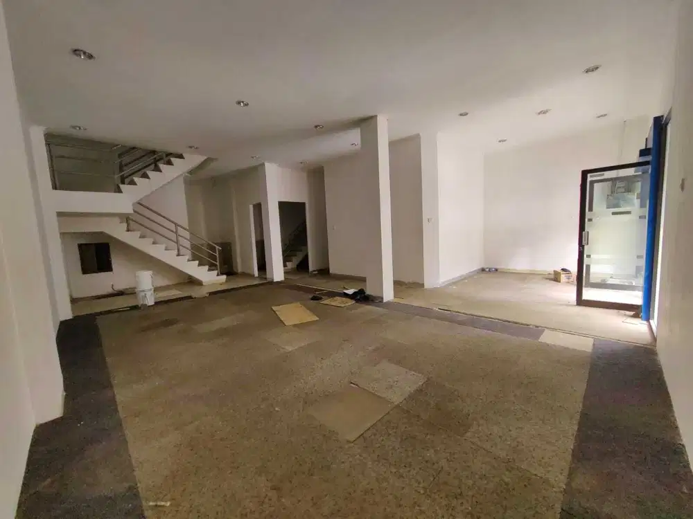 DISEWAKAN 3 RUKO GANDENG 4 LANTAI DI JL DR SOEPOMO TEBET SIAP HUNI