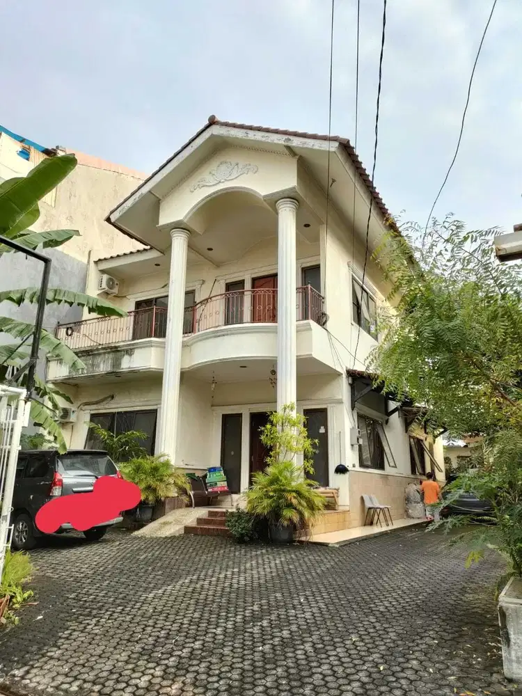 Dijual Rumah Mewah dan luas cocok untuk usaha di Grogol Jakarta barat