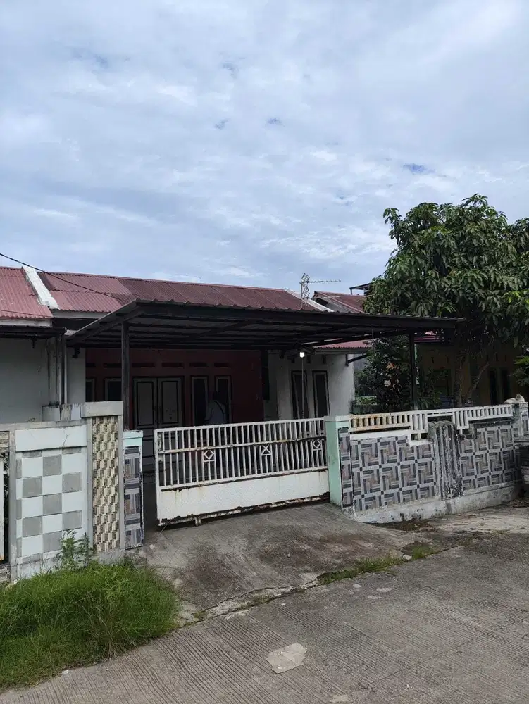 Dijual rumah second lokasi strategis