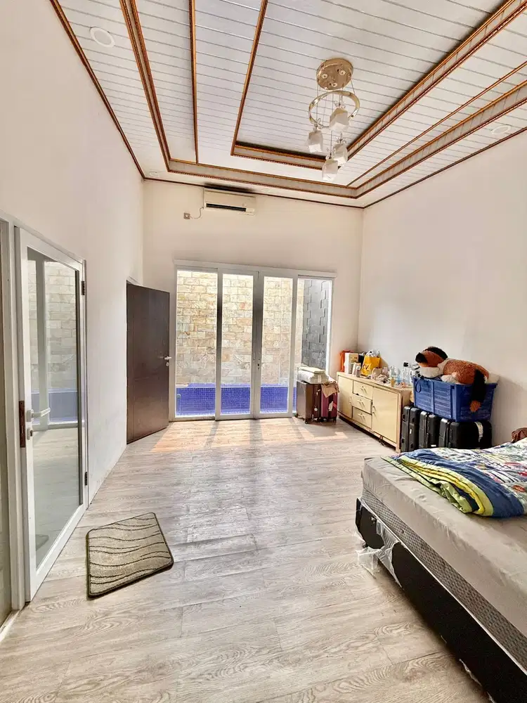 Dijual rumah bangunan baru LT150 ada kolam renang di jatimekar bekasi