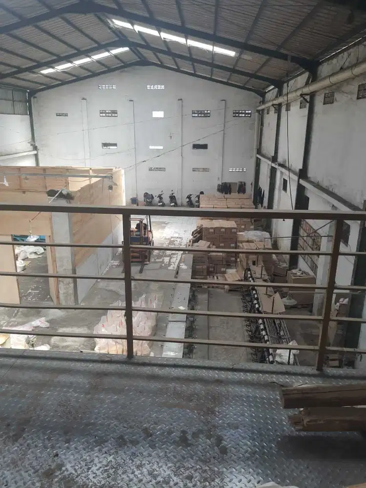 Dijual Gudang Pinggir Jalan Raya, 100 meter dari kantor desa Solokan