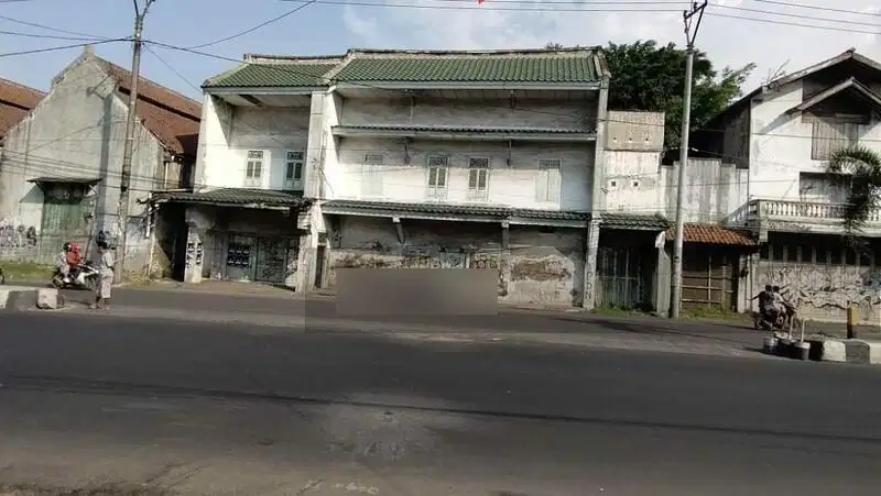 WTS: Rumah 2 Lt Jl. Raya Cirebon Klangenan Desa Jamblang