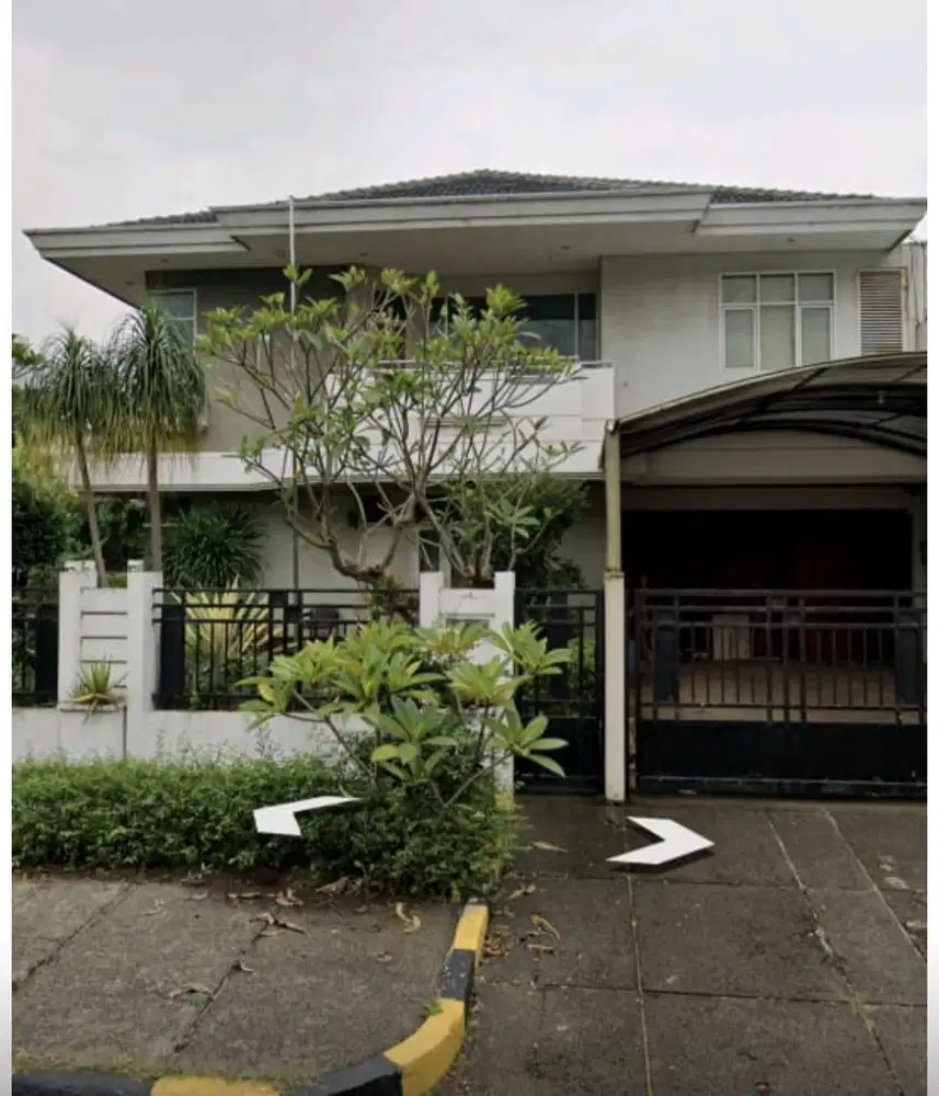 Disewakan Rumah Mewah 2 Lt Furnish Intercon Kebon Jeruk Jakarta Barat