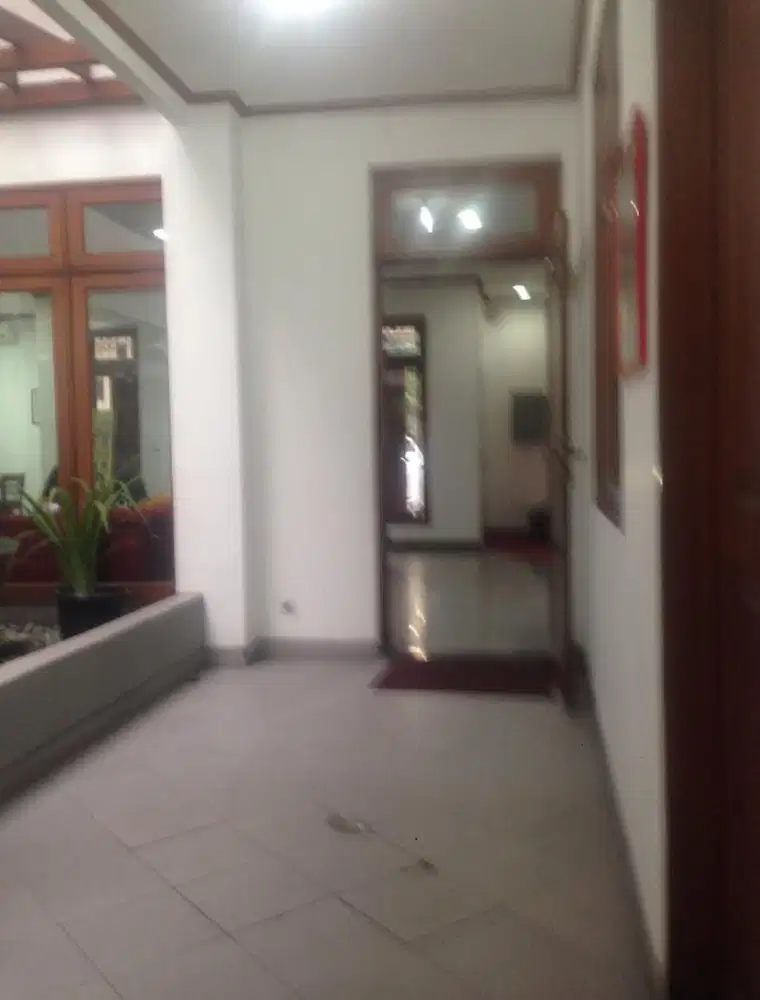 0412-Disewakan Rumah 2 Lantai Ex kantor DPD Demokrat di Raya Jemursari