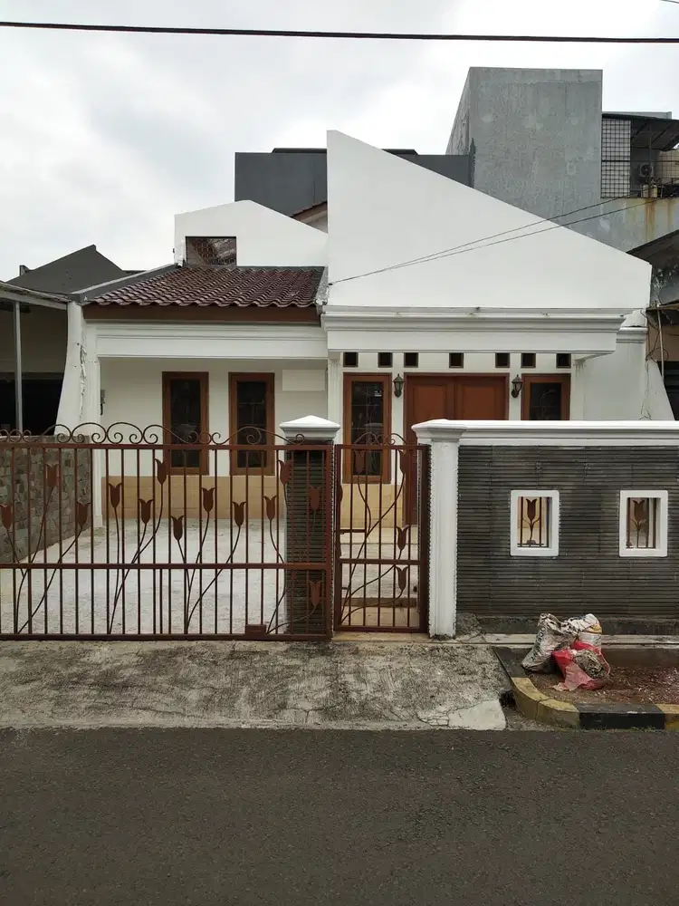 Rumah dijual di Taman Alfa Indah Joglo Kembangan Dekat Tol Siap Huni