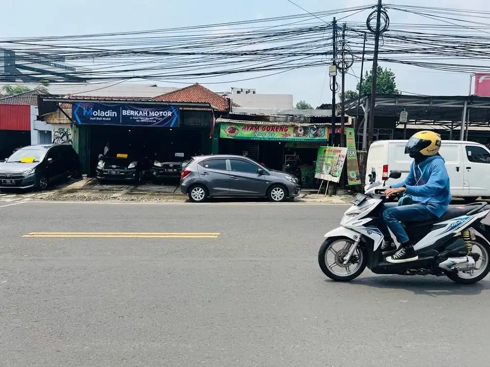 Bangunan Tua Di Lokasi Komersil Raya Tajur Samping Mall Boxies