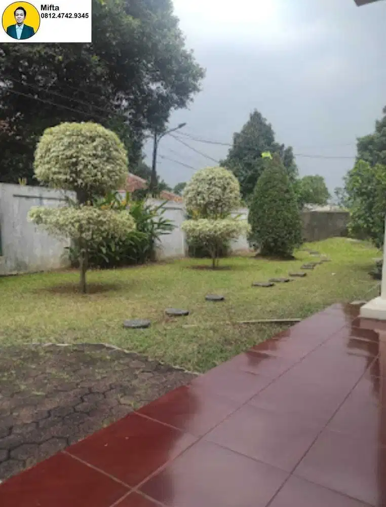 305. Dijual Rumah 2 lantai Luas Tanah 900m² SHM Siap Huni di Ulujami J