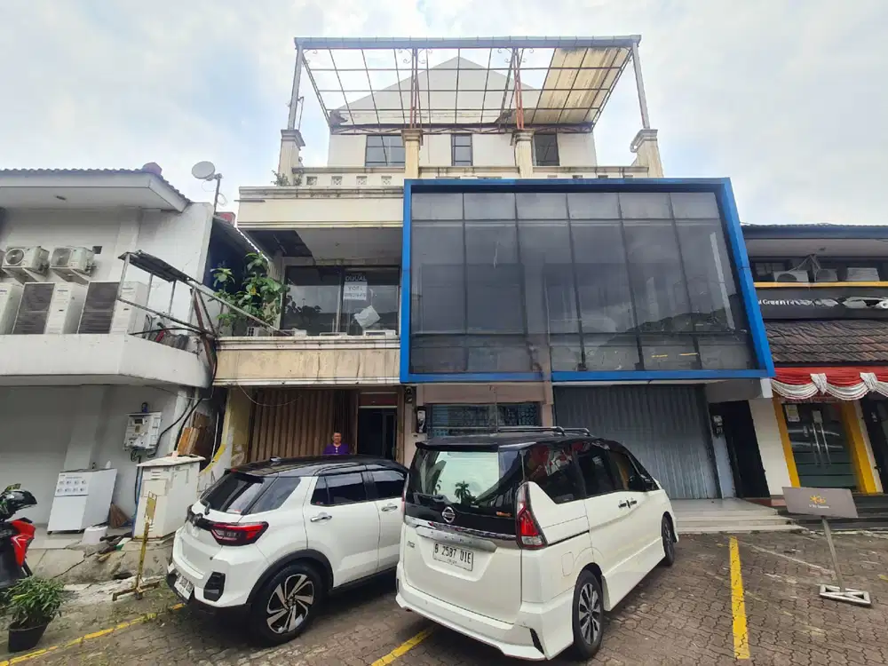 RUKO GANDENG 4 LANTAI PLAZA PONDOK INDAH EX KANTOR KLINIK JARANG ADA