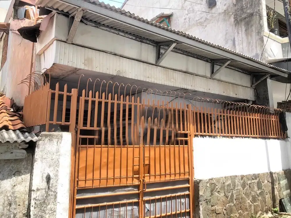 DIJUAL RUMAH DALAM GANG DEKAT DENGAN PASAR GLODOK