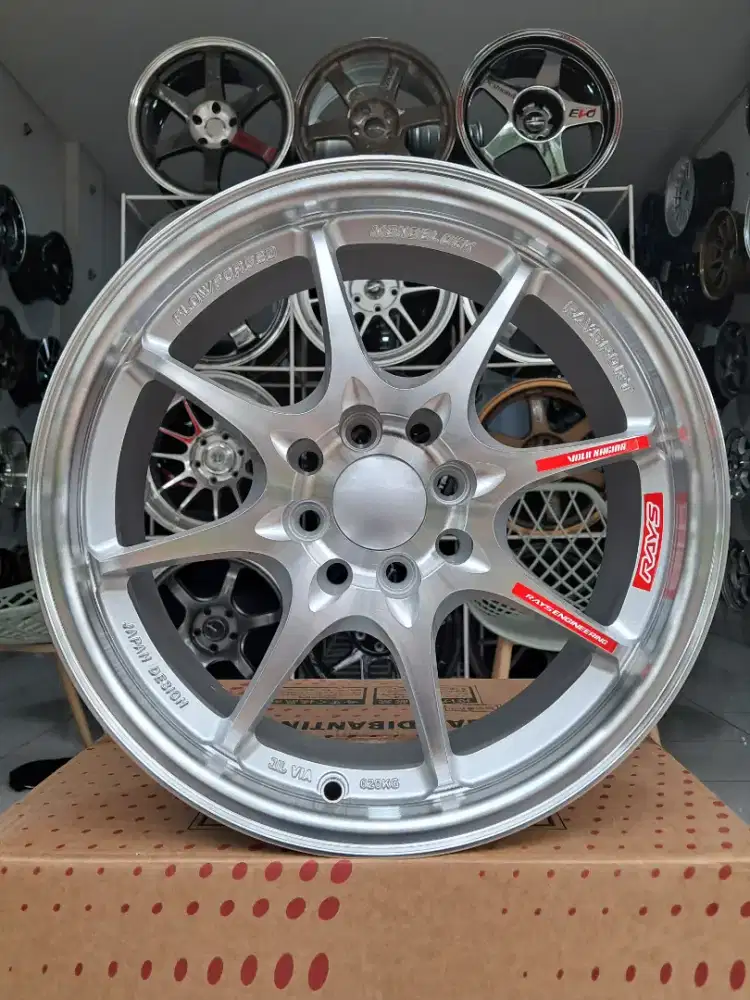 Velg Rays Ce28 Ring 16X7 Pcd 4X100-114.3 Et40 Silver Polis