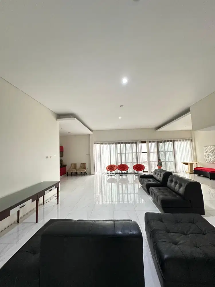 Disewakan Rumah Kedoya Garden Furnish siap huni - Jakarta Barat