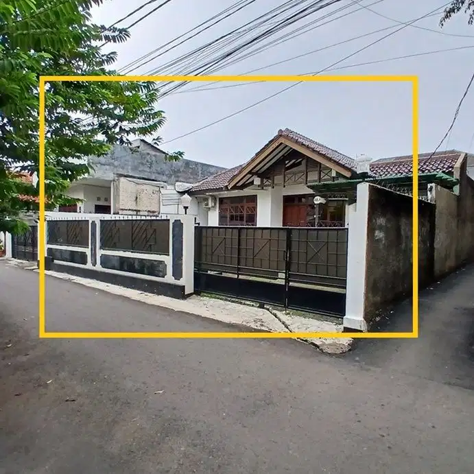 Disewakan Rumah, bisa untuk Kantor, Luas 250m2 dekat Kemang