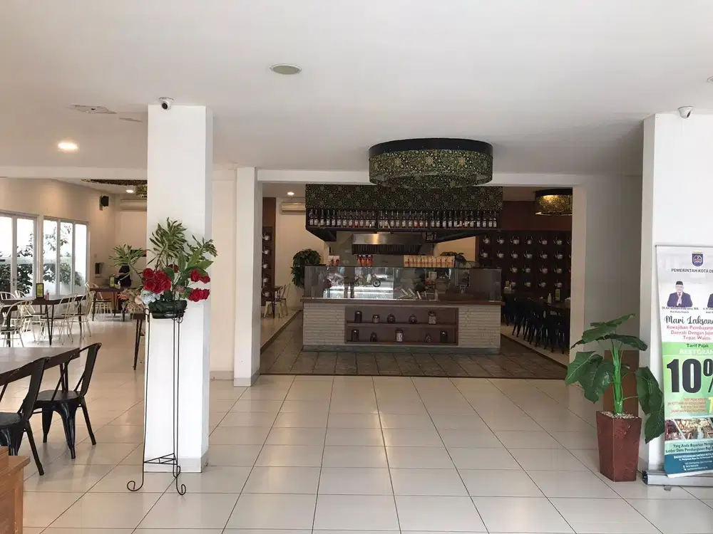 Dijual bangunan ex resto di Depok