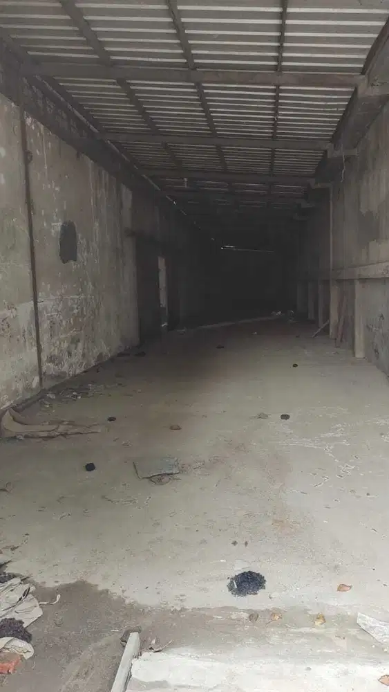 Gudang siap pakai di Jembatan Tiga - Jakarta Barat