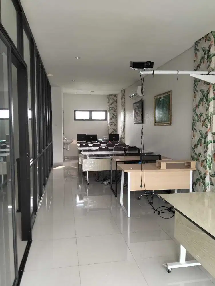 Disewakan ruko strategis di Pasar Modern Timur 2 furnished kantor BSD