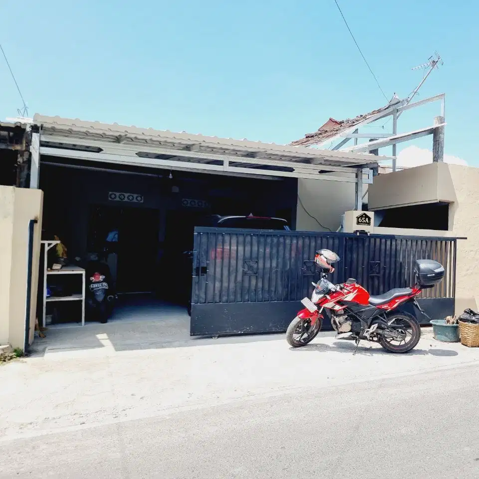 Rumah nyaman siap huni dekat dengan Stadion Manahan Solo