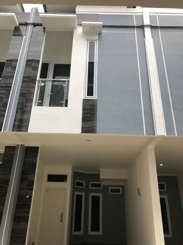 Dijual Rumah baru 2 lantai akses 2 mobil di Matraman Jakarta timur