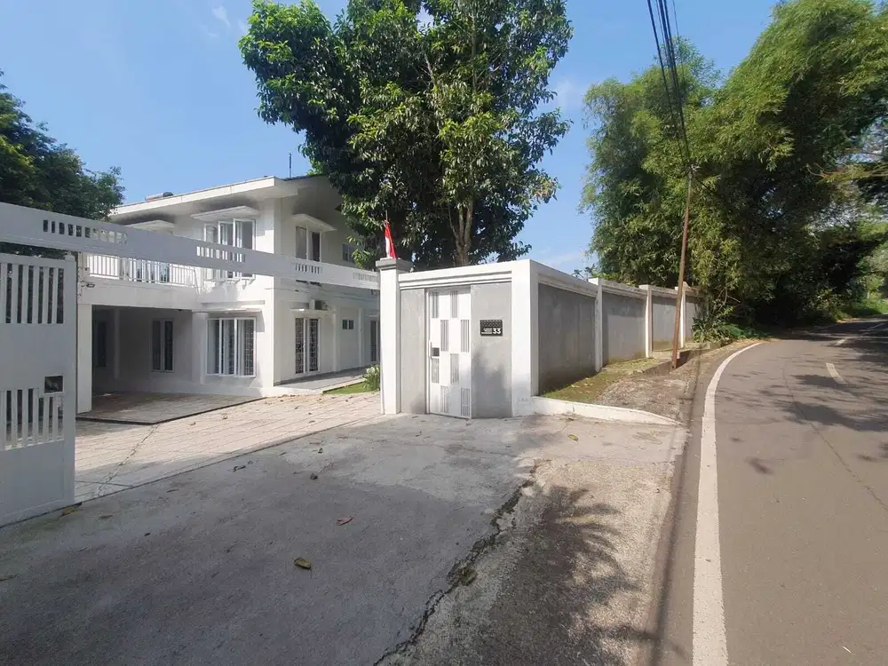 Villa modern cipanas full furnish deket taman bunga nusantara