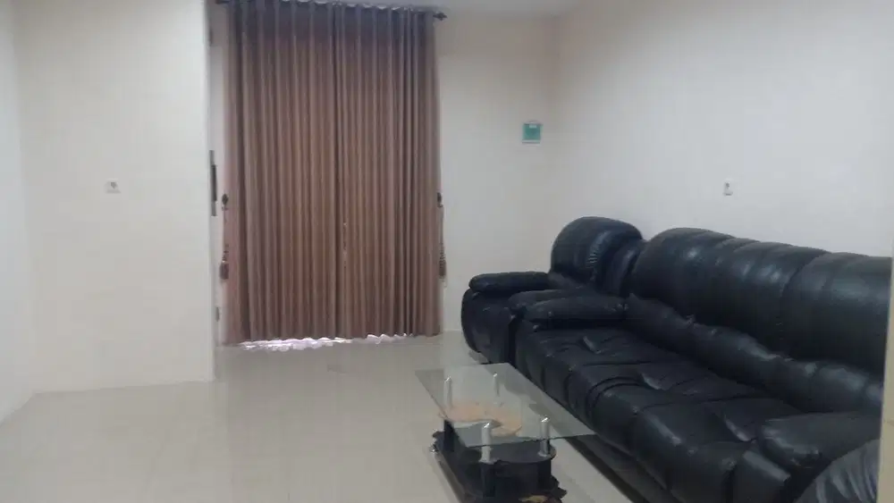 0279 - Disewakan Rumah Green Garden Regency 3 BR 2 Lantai Furnished