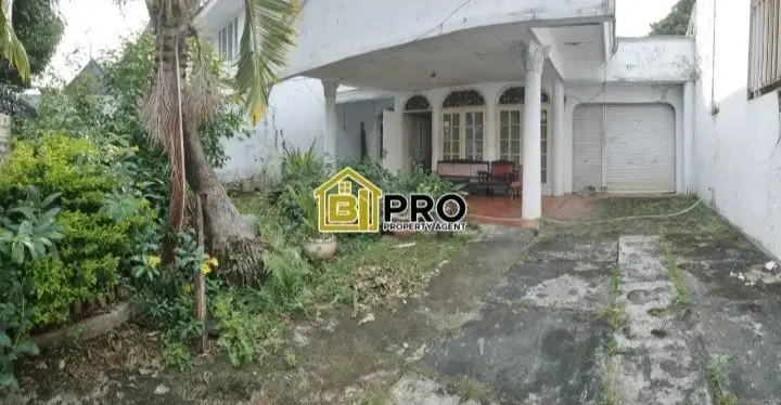 Dijual rumah lama 1 lantai di pengadegan  jln raya, jaksel