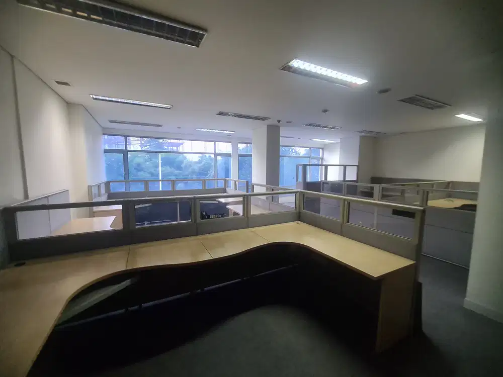 RUKO GANDENG 4 LANTAI KEBON JERUK EX BANK STRATEGIS DEKAT TOL