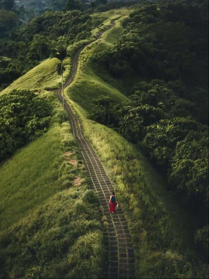 TANAH WISATA TERKENAL BUKIT CAMPUHAN UBUD
